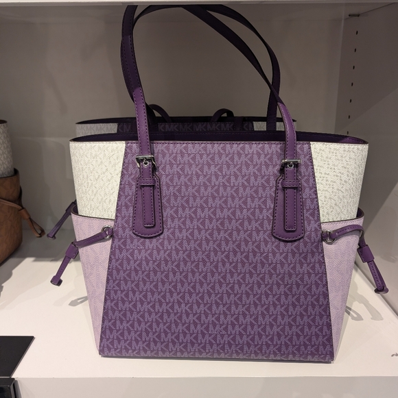 NWT Michael Kors Voyager Large Color-Block Signature Logo Tote Bag Dark Purple - Picture 3 of 4